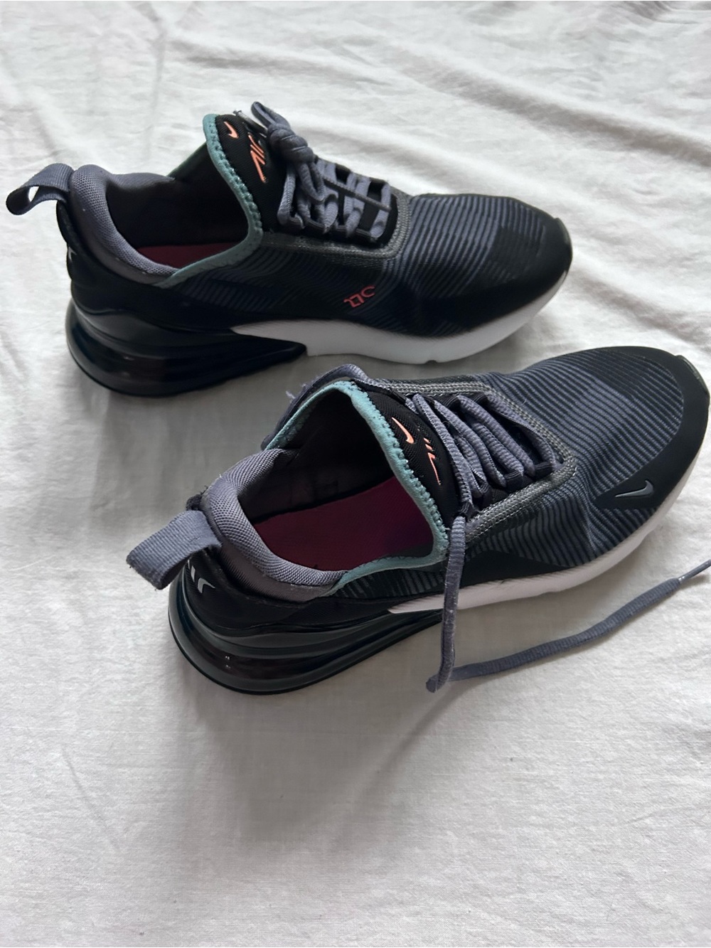 Nike air 270 youth size 7